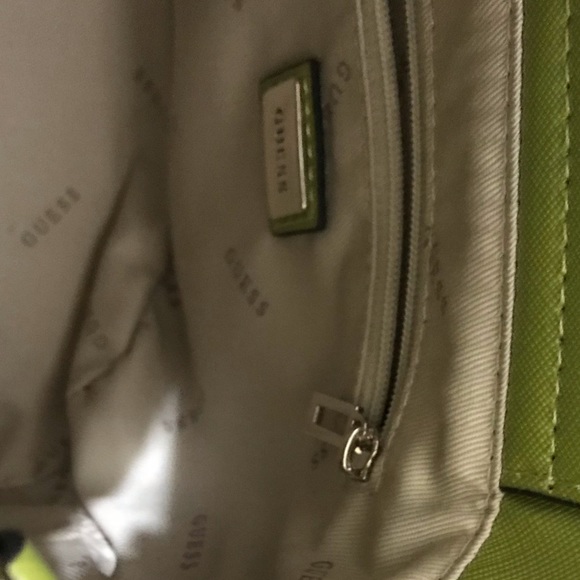Guess Green crossbody - Picture 12 of 16